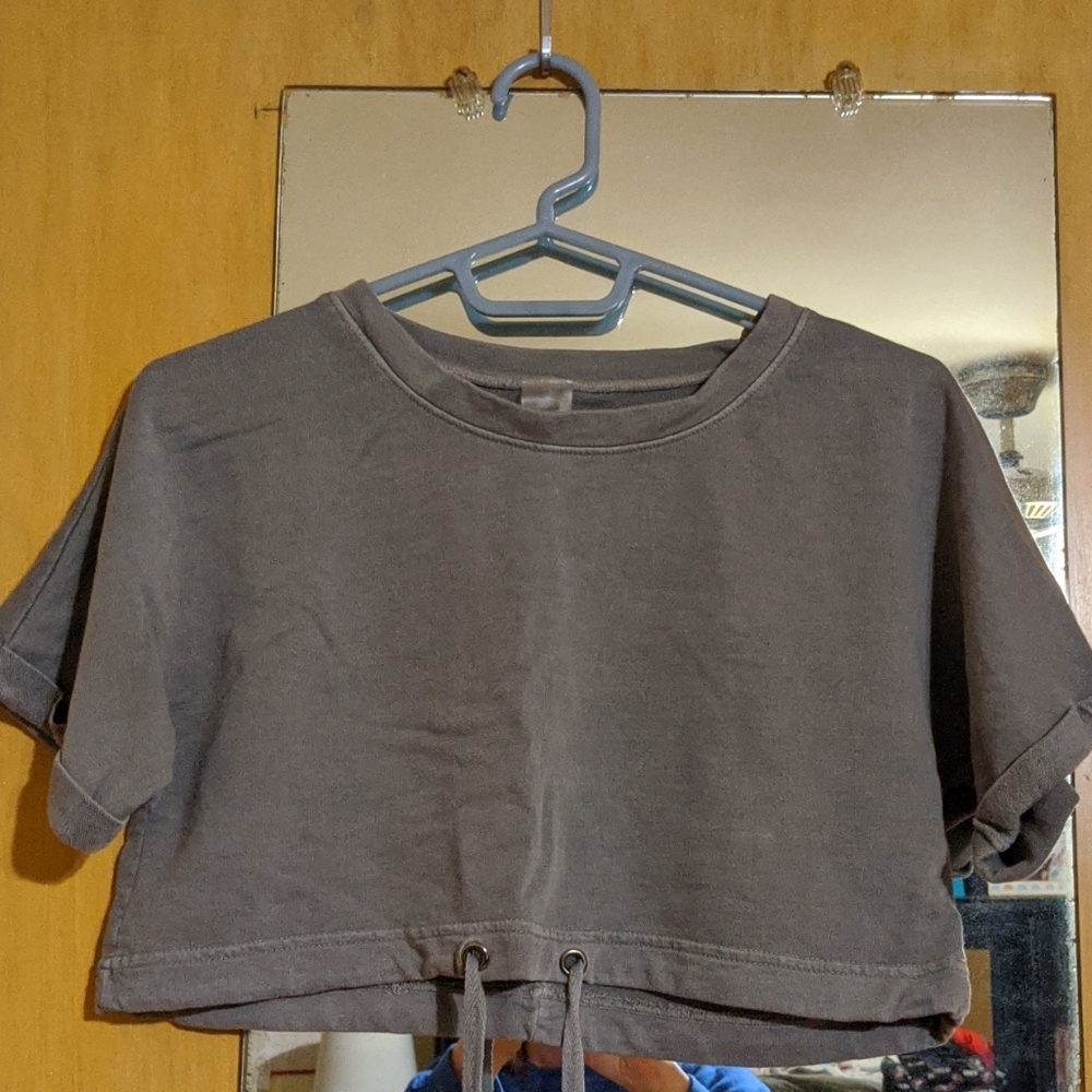 Zyia cropped shirt sleeved sweatshirt